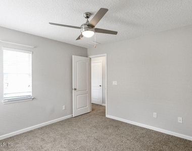 894 Quiet Stone Lane - Photo Thumbnail 25