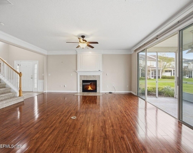 11152 Castlemain Circle S - Photo Thumbnail 8