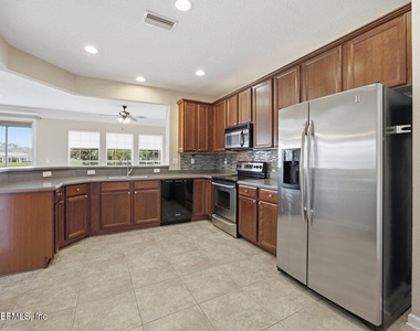 11152 Castlemain Circle S - Photo Thumbnail 11