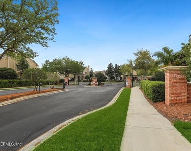 11152 Castlemain Circle S - Photo Thumbnail 3