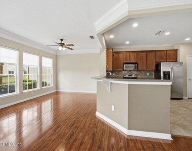 11152 Castlemain Circle S - Photo Thumbnail 10