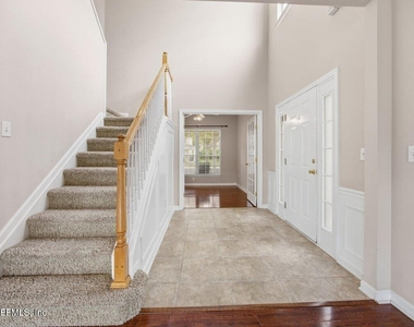 11152 Castlemain Circle S - Photo Thumbnail 7