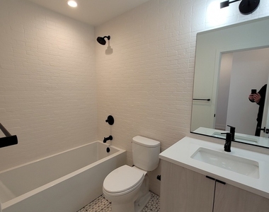 1334 W Bryn Mawr Avenue - Photo Thumbnail 12
