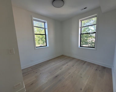 1334 W Bryn Mawr Avenue - Photo Thumbnail 7