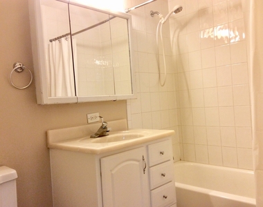 133 N Woodlawn Street - Photo Thumbnail 8