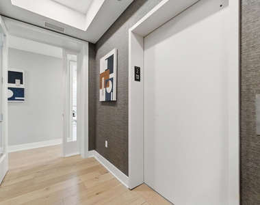 146 W Erie Street - Photo Thumbnail 1