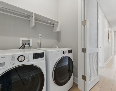 146 W Erie Street - Photo Thumbnail 10