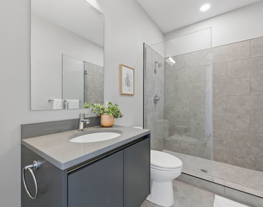 146 W Erie Street - Photo Thumbnail 12