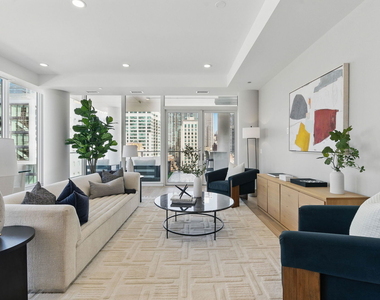 146 W Erie Street - Photo Thumbnail 2