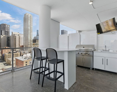 146 W Erie Street - Photo Thumbnail 16