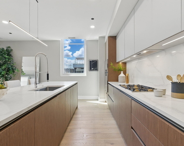 146 W Erie Street - Photo Thumbnail 5