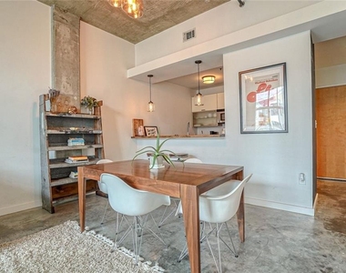 245 N Highland Avenue Ne - Photo Thumbnail 14
