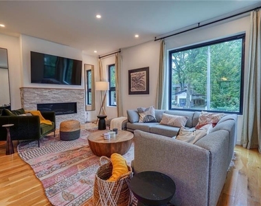 829 Barnett Street - Photo Thumbnail 5