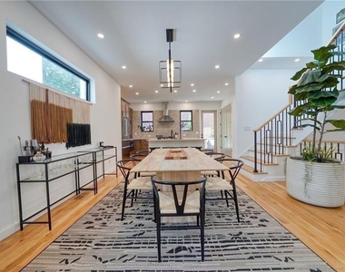 829 Barnett Street - Photo Thumbnail 9
