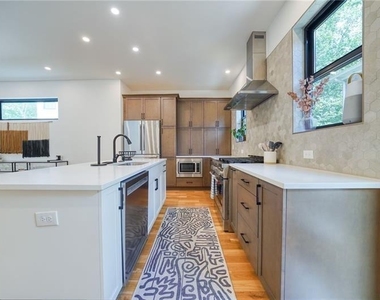 829 Barnett Street - Photo Thumbnail 12
