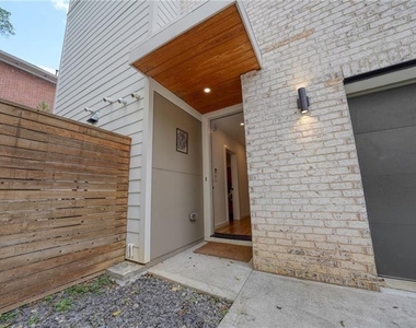 829 Barnett Street - Photo Thumbnail 2