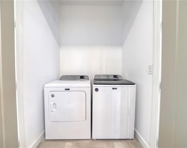 829 Barnett Street - Photo Thumbnail 33