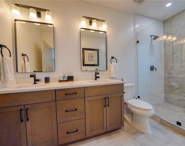 829 Barnett Street - Photo Thumbnail 19