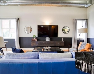 1058 Piedmont Avenue Ne - Photo Thumbnail 3