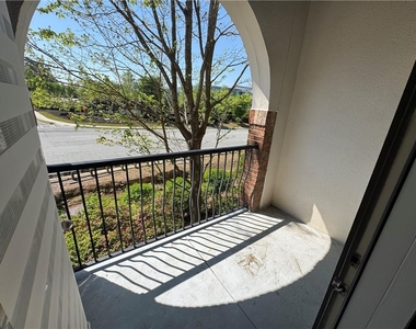 901 Abernathy Road Ne - Photo Thumbnail 15