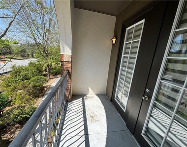 901 Abernathy Road Ne - Photo Thumbnail 14