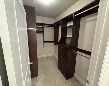 901 Abernathy Road Ne - Photo Thumbnail 6