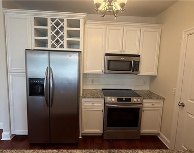 901 Abernathy Road Ne - Photo Thumbnail 2