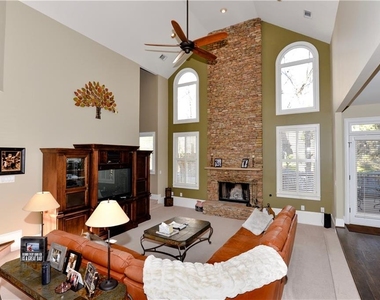 265 Windsor Gate Cove Ne - Photo Thumbnail 14