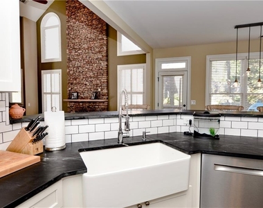 265 Windsor Gate Cove Ne - Photo Thumbnail 23
