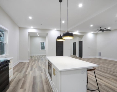 190 Adair Avenue Se - Photo Thumbnail 14