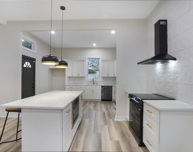 190 Adair Avenue Se - Photo Thumbnail 12