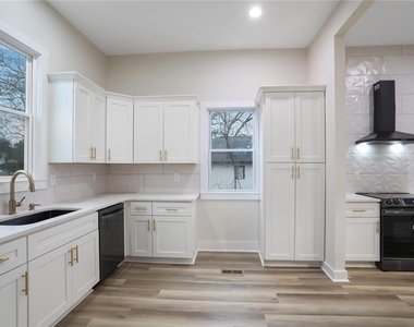 190 Adair Avenue Se - Photo Thumbnail 13