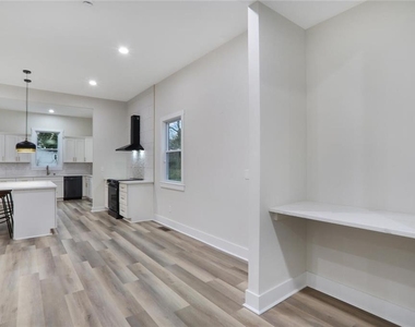 190 Adair Avenue Se - Photo Thumbnail 4