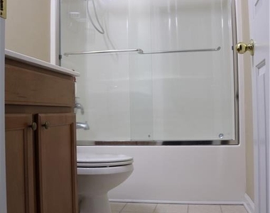 607 Hidden Close - Photo Thumbnail 5