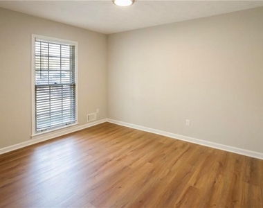 1802 Driftwood Place - Photo Thumbnail 27