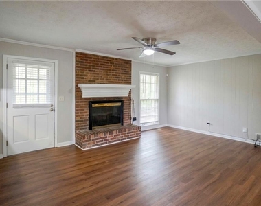 1802 Driftwood Place - Photo Thumbnail 3