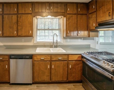 1802 Driftwood Place - Photo Thumbnail 7
