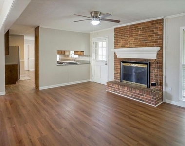 1802 Driftwood Place - Photo Thumbnail 5