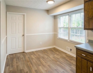 1802 Driftwood Place - Photo Thumbnail 9
