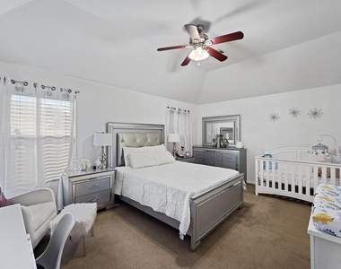 18523 Windy Stone Drive - Photo Thumbnail 13
