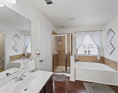 18523 Windy Stone Drive - Photo Thumbnail 14