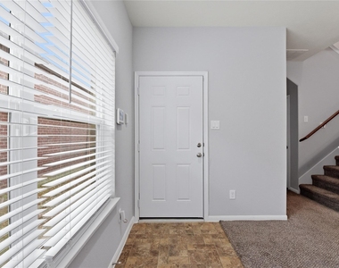 17142 Amarose Drive - Photo Thumbnail 3