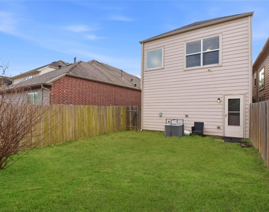 17142 Amarose Drive - Photo Thumbnail 24