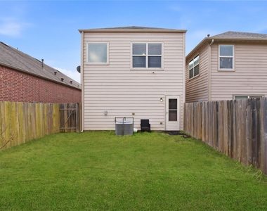 17142 Amarose Drive - Photo Thumbnail 25