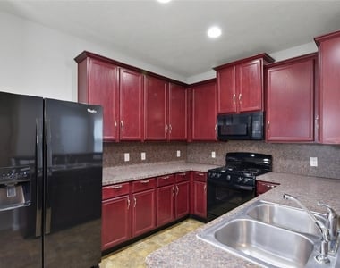 17142 Amarose Drive - Photo Thumbnail 9