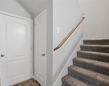 17142 Amarose Drive - Photo Thumbnail 10