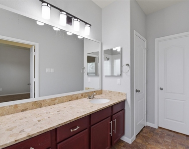 17142 Amarose Drive - Photo Thumbnail 16
