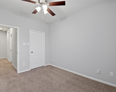 17142 Amarose Drive - Photo Thumbnail 20
