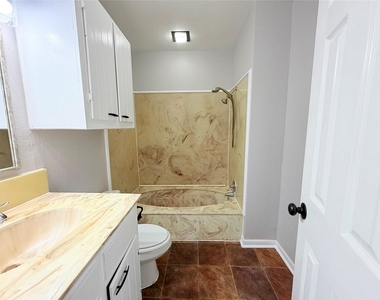 20729 Canterbury Road - Photo Thumbnail 15