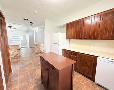 20729 Canterbury Road - Photo Thumbnail 7